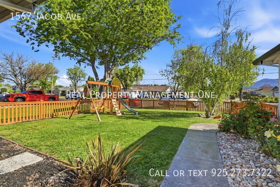 1567 Jacob Ave - Photo 5 of 39