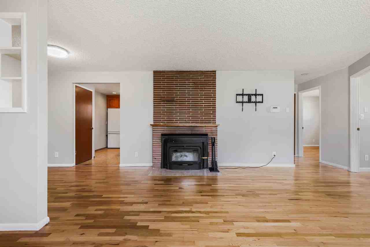 517 Pecks Dr - Photo 4 of 18