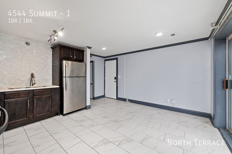 4544 Summit St #1 - Photo 4 of 13