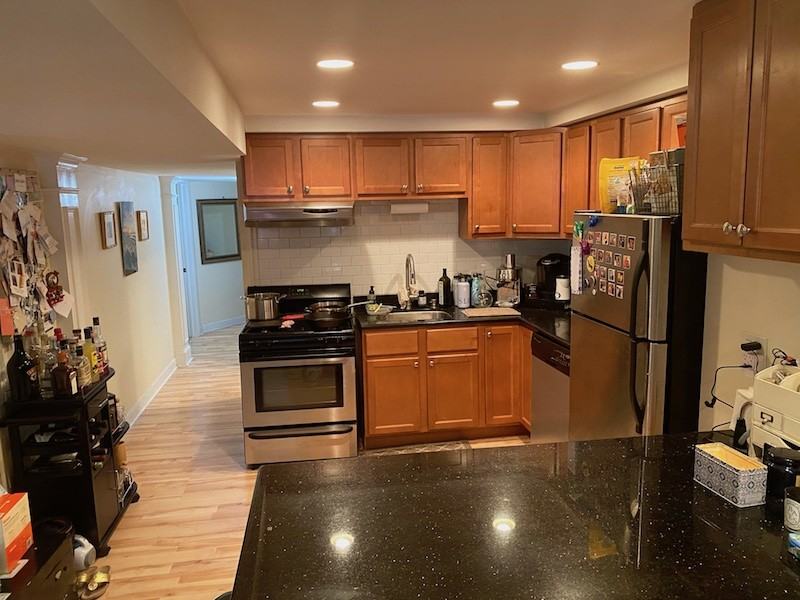 1032 W Oakdale Ave #G - Photo 6 of 18
