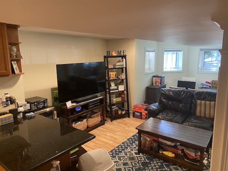 1032 W Oakdale Ave #G - Photo 7 of 18