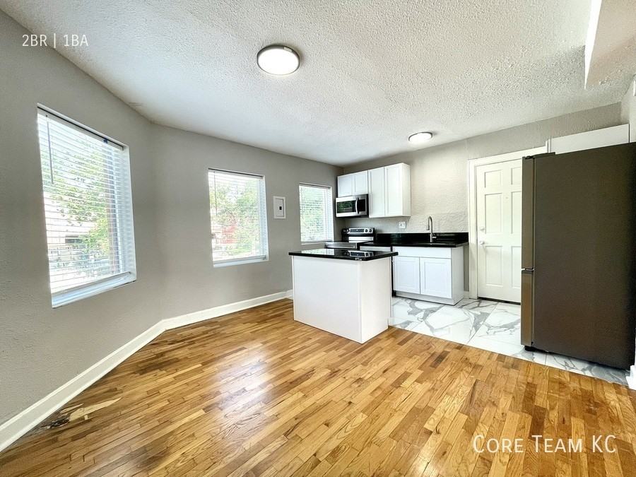 1114 W 45th St #1116-3 - Photo 2 of 10