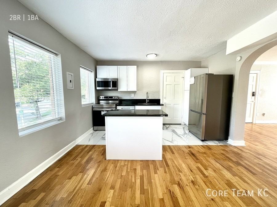 1114 W 45th St #1116-3 - Photo 3 of 10