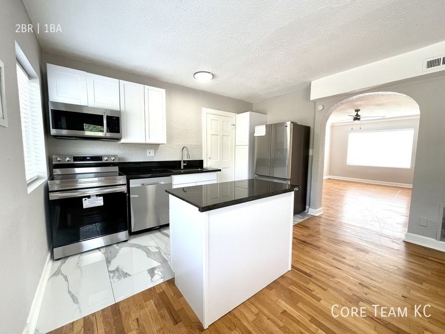 1114 W 45th St #1116-3 - Photo 5 of 10