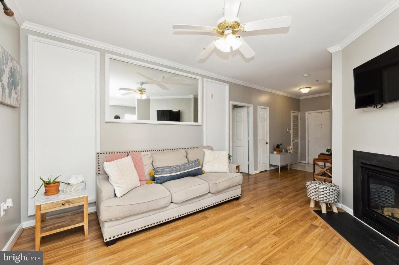 15605 Everglade Lane, Unit 15605 - Photo 6 of 11