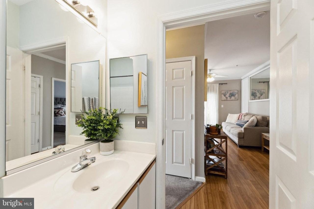 15605 Everglade Lane, Unit 15605 - Photo 7 of 11