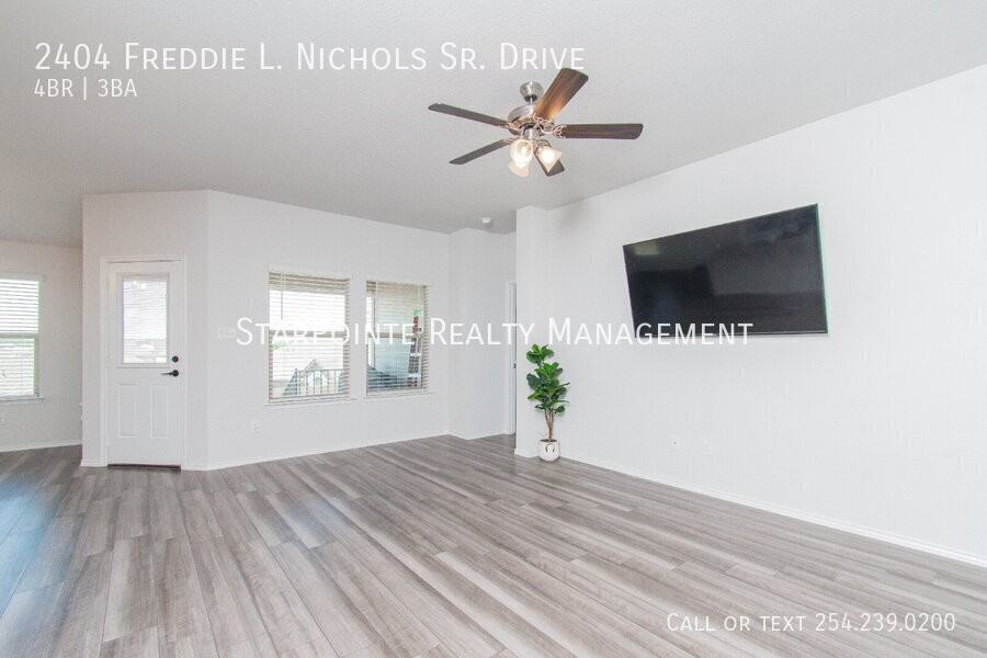 2404 Freddie L. Nichols Sr. Dr - Photo 4 of 30