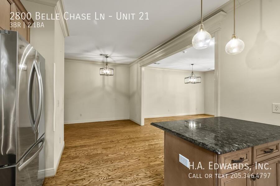2800 Belle Chase Ln #21 - Photo 3 of 35