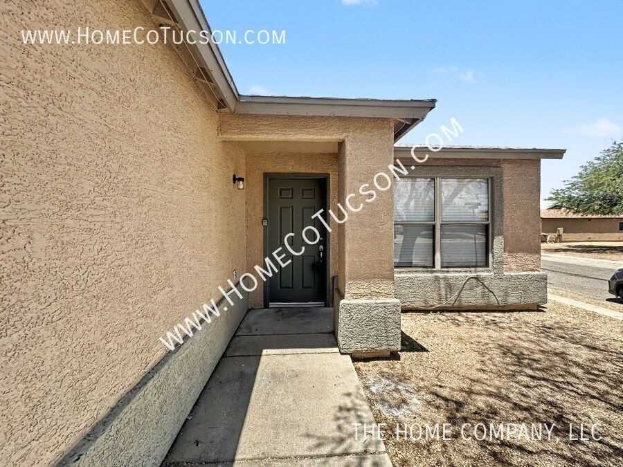 2755 E Liverpool Dr - Photo 2 of 16