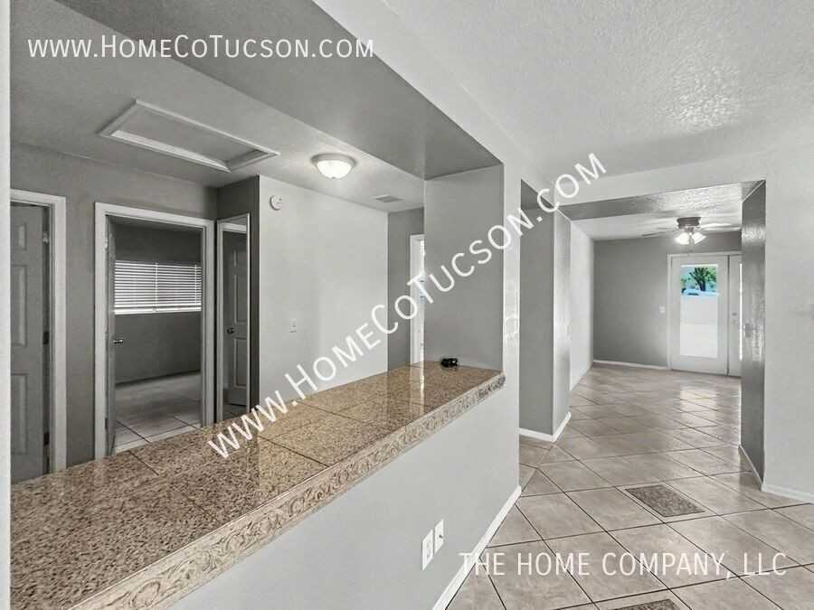 2755 E Liverpool Dr - Photo 4 of 16