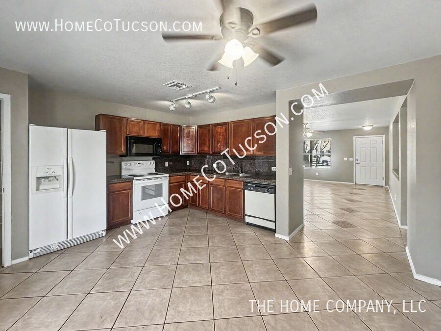 2755 E Liverpool Dr - Photo 5 of 16