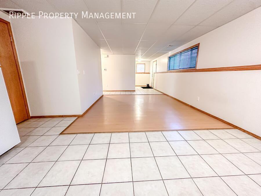 5120 42 St #B - Photo 6 of 16