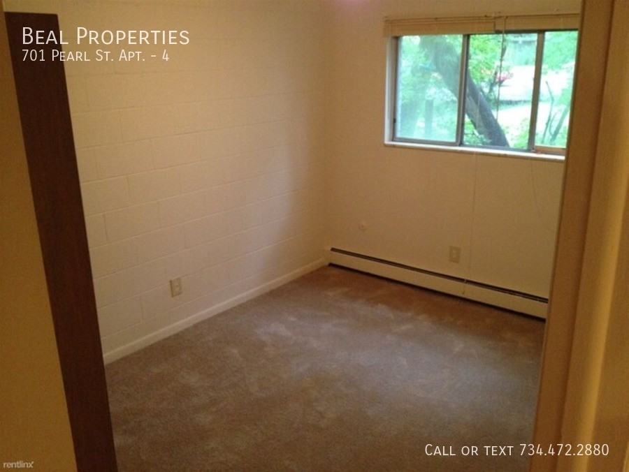 701 Pearl St #4 - Photo 4 of 5