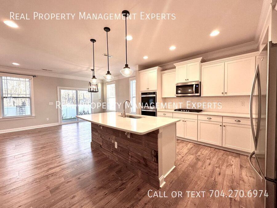 278 Preston Rd - Photo 4 of 34