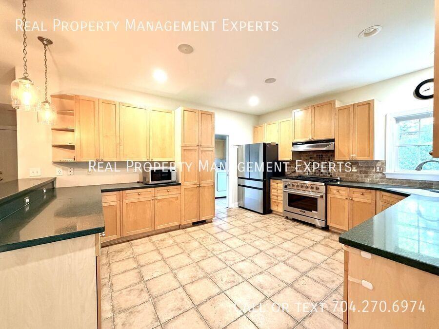 3012 Ed Reid St - Photo 3 of 28