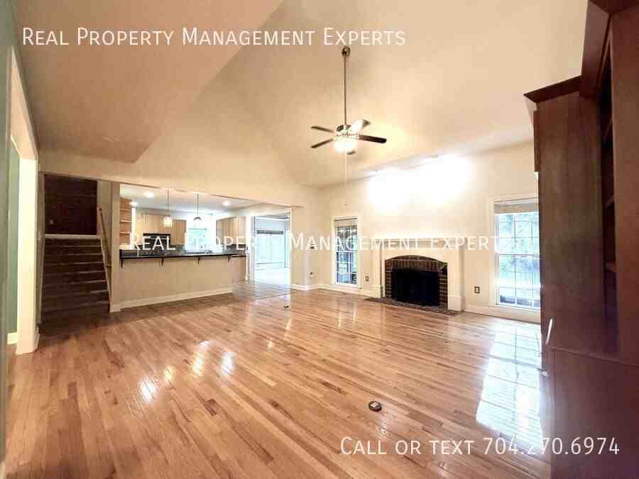 3012 Ed Reid St - Photo 5 of 28