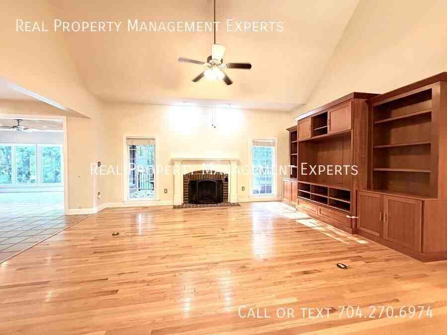 3012 Ed Reid St - Photo 6 of 28