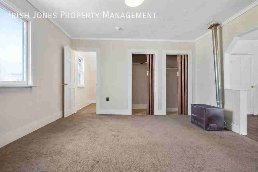 215 Thompson St #2 - Photo 4 of 16