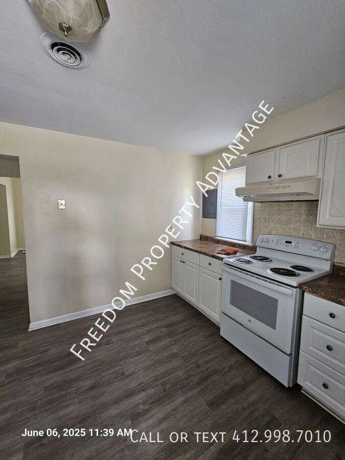 130 Hall Ave - Photo 4 of 26