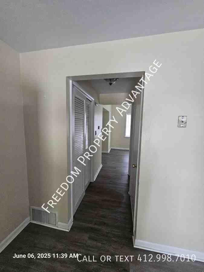 130 Hall Ave - Photo 6 of 26