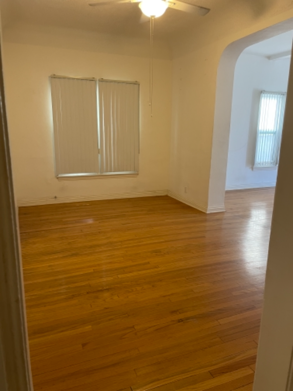 1547 S Wooster St - Photo 4 of 34