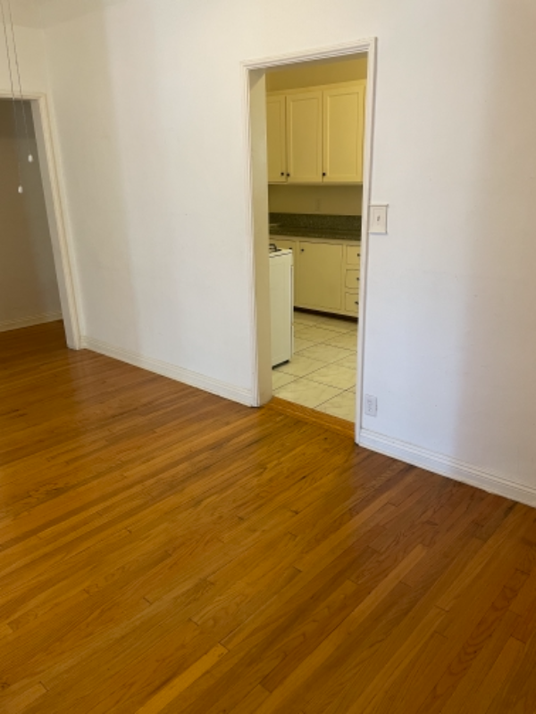 1547 S Wooster St - Photo 6 of 34