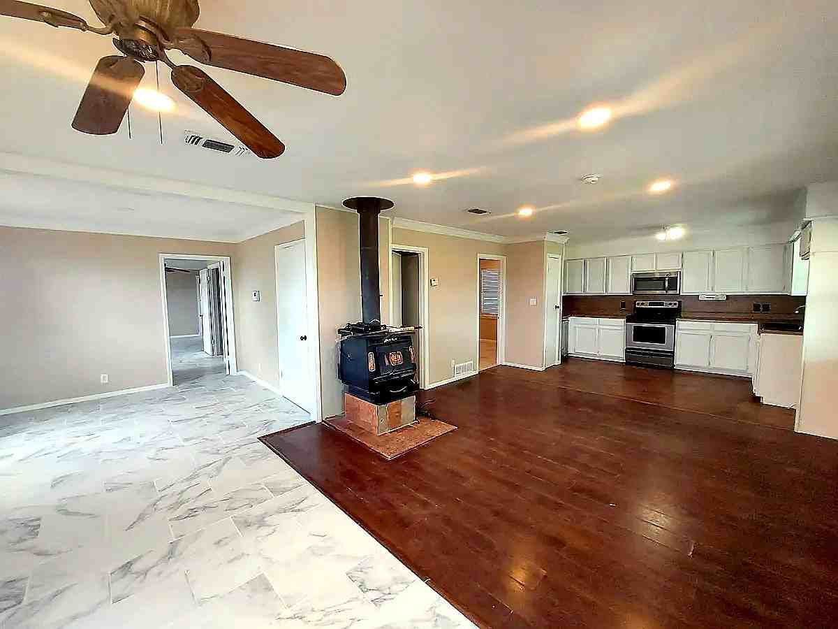 510 East Cook Street - Photo 7 of 22