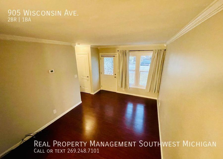 905 Wisconsin Ave - Photo 2 of 20