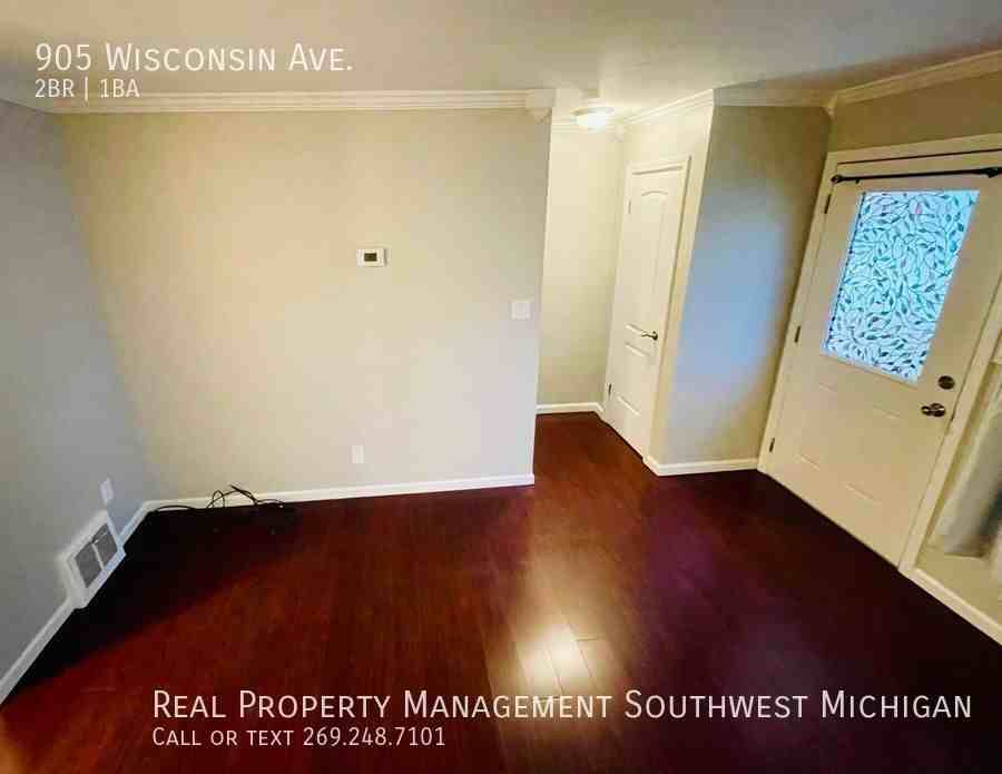 905 Wisconsin Ave - Photo 3 of 20