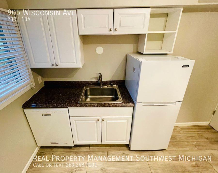 905 Wisconsin Ave - Photo 6 of 20