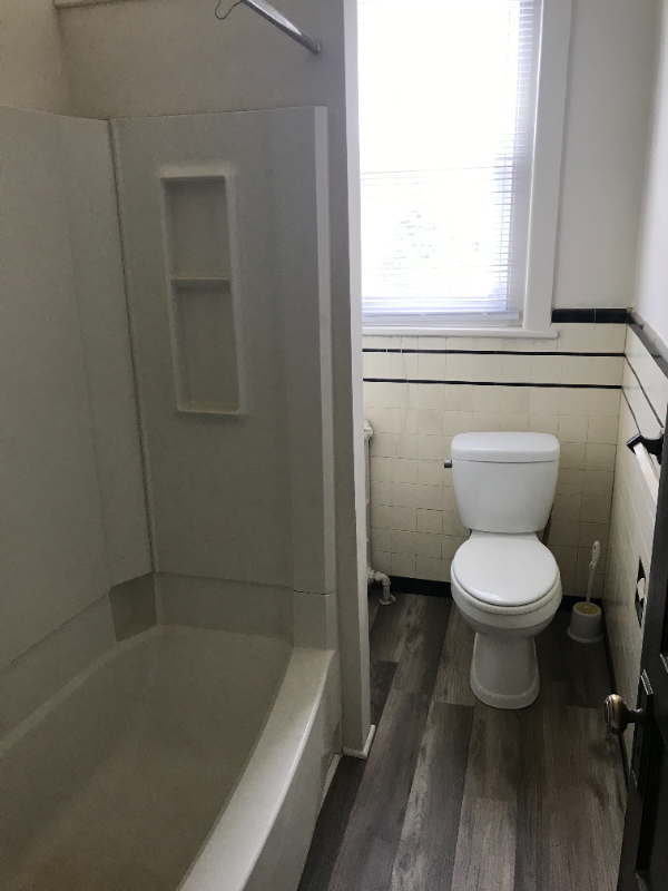 1631 W Broad St #1stFL - Photo 6 of 9