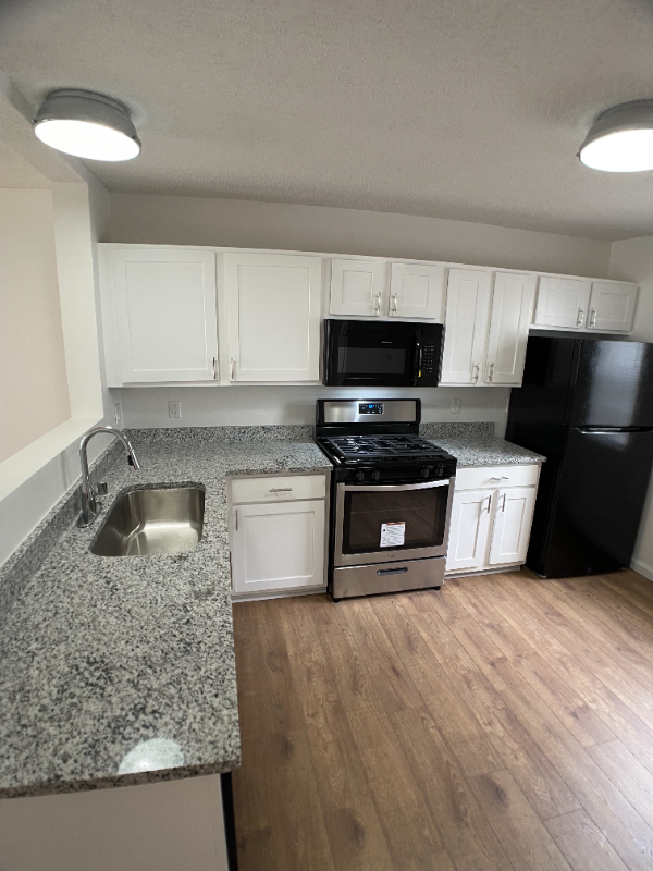801 W Scenic Dr - Photo 4 of 12