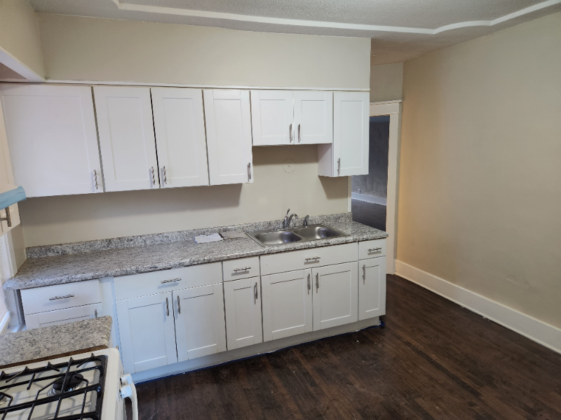 1205 Emerald Ave #2 - Photo 5 of 5