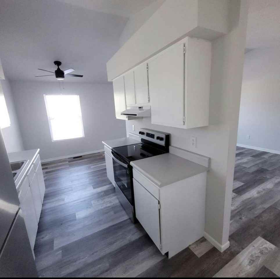 2323 W Osterhout Ave, Unit 3 - Photo 4 of 9