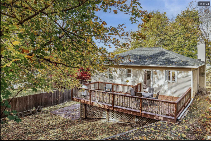 11 Darien Rd - Photo 3 of 13