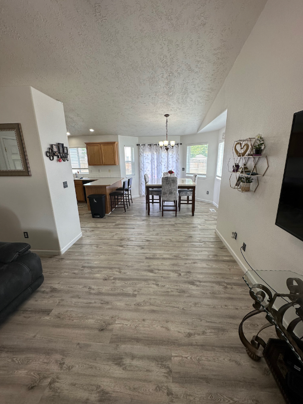 270 E 15th N - Photo 3 of 30