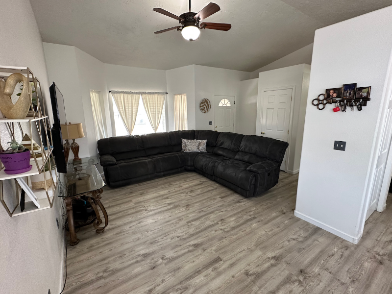 270 E 15th N - Photo 5 of 30