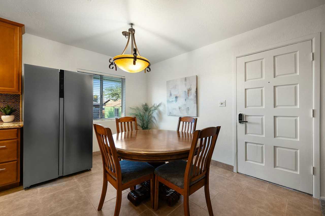 334 West Horseshoe Avenue, Unit Room 8 - Photo 4 of 10