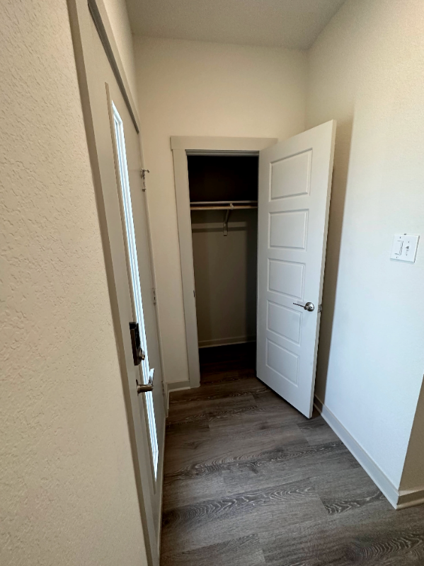 325 Wilshire Rd - Photo 3 of 32