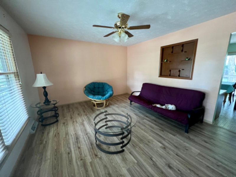 7411 S 89th St - Photo 4 of 41