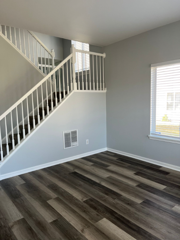 688 Edward Dr - Photo 2 of 13