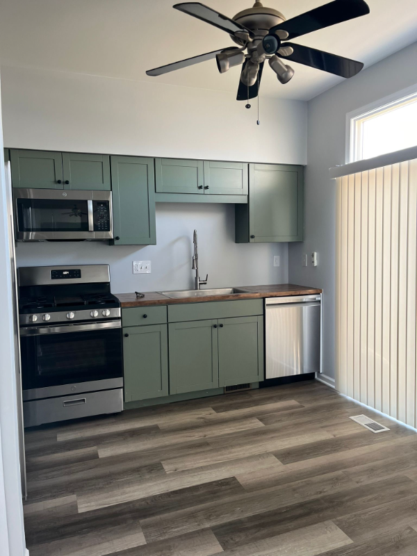 688 Edward Dr - Photo 3 of 13