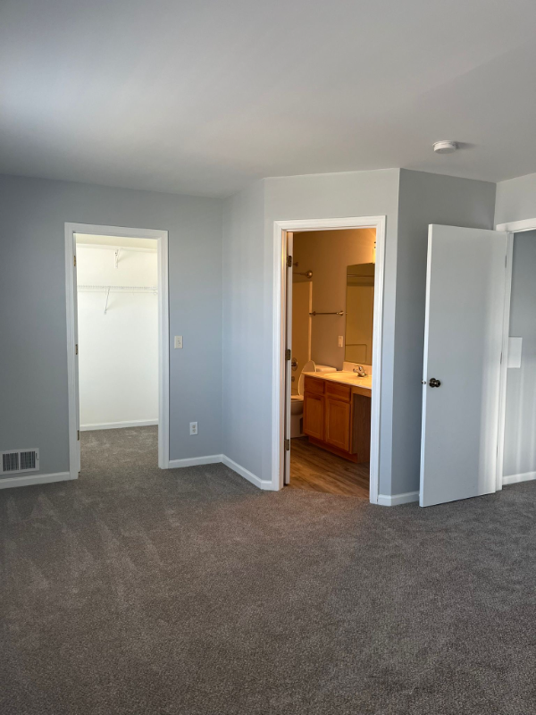 688 Edward Dr - Photo 6 of 13