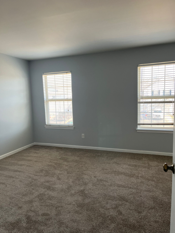 688 Edward Dr - Photo 7 of 13