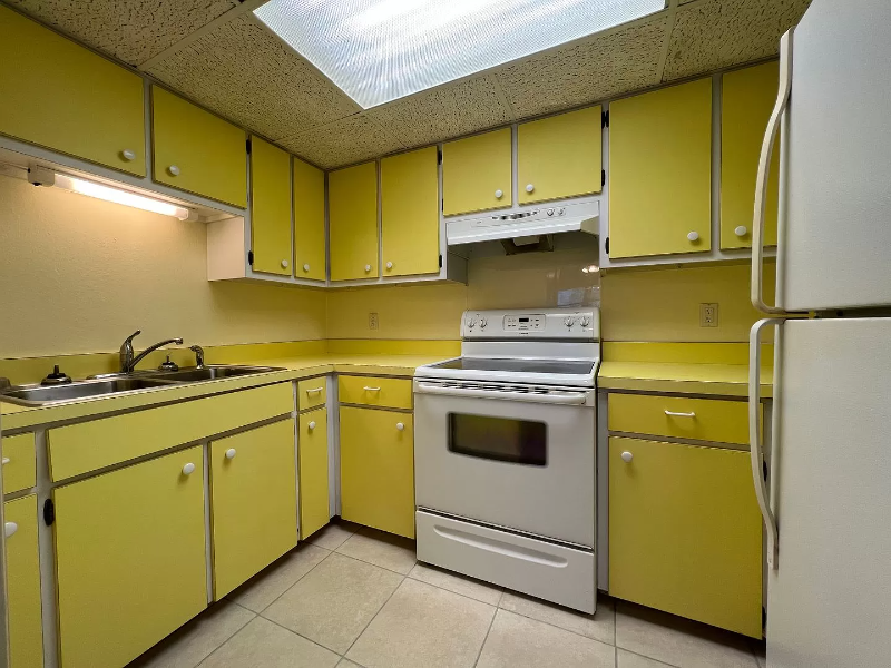 121 Caribbean St #8B - Photo 5 of 11