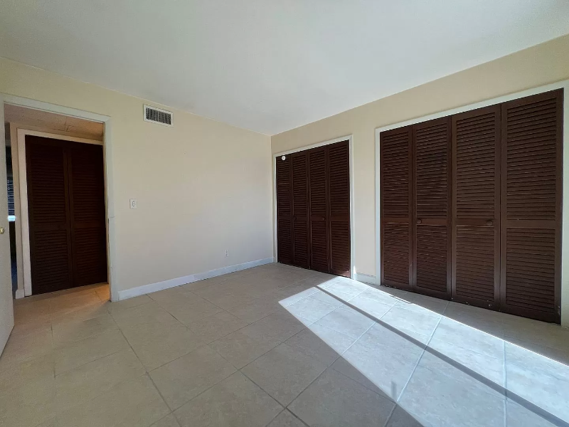 121 Caribbean St #8B - Photo 7 of 11