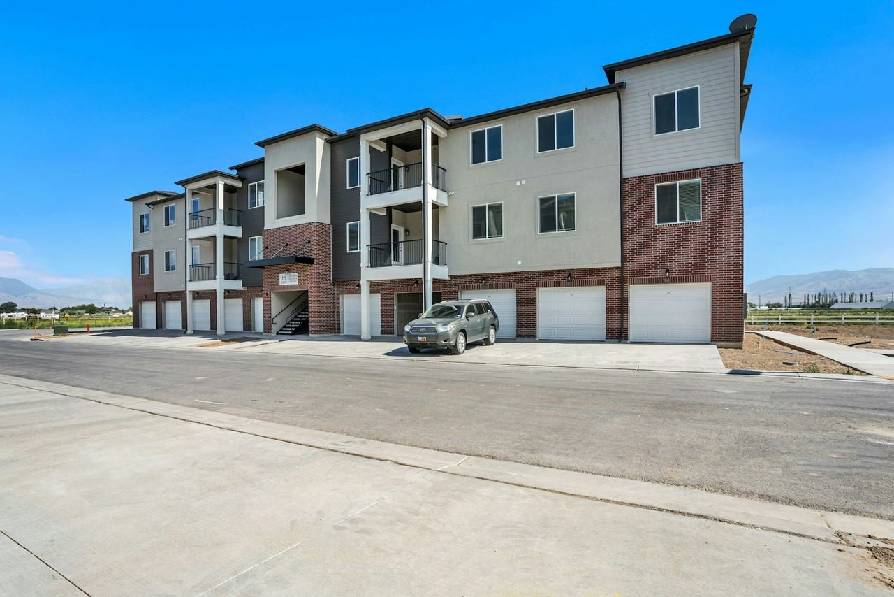 3325 West 1830 North H303 - Photo 3 of 21