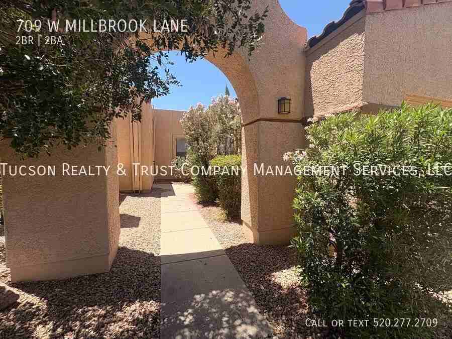 709 W Millbrook Ln - Photo 2 of 21