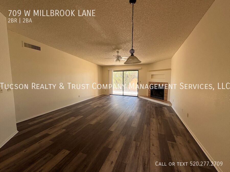 709 W Millbrook Ln - Photo 7 of 21