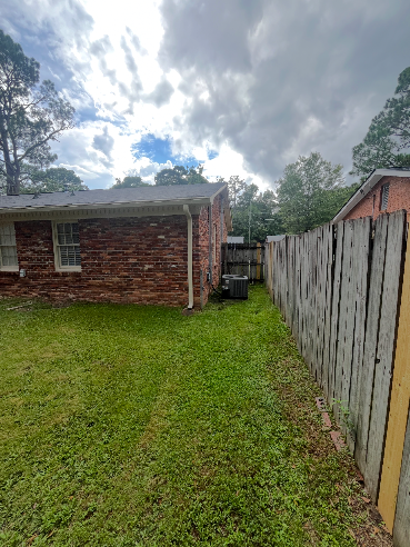 5820 Windsor Dr - Photo 7 of 19